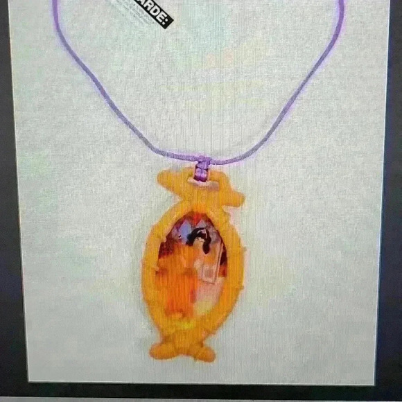 1990s-McDonalds-Esmerelda Amulet - Picture 1 of 3